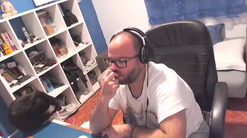 ravingr3d3 online show from September 29, 10:58 pm