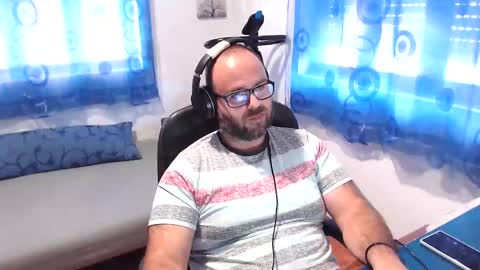 ravingr3d3 online show from October 2, 8:54 am