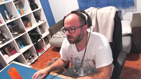 ravingr3d3 online show from October 4, 10:52 pm