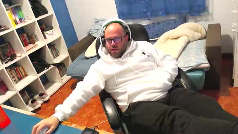 ravingr3d3 online show from January 7, 11:40 pm