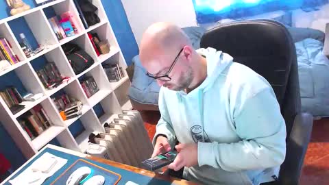 ravingr3d3 online show from March 3, 9:04 am