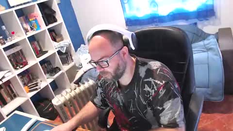 ravingr3d3 online show from March 20, 9:25 am