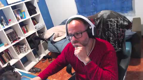 ravingr3d3 online show from April 7, 11:59 pm