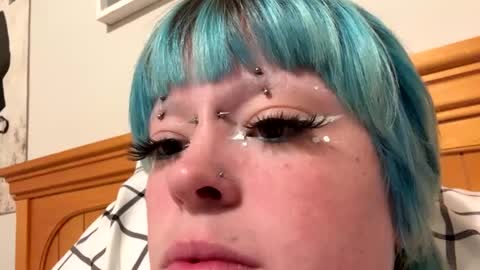 Snapshot of ravyn_xoxo chatting on September 12, 2:17 pm Ravynn 3 online show from September 12, 2:17 pm