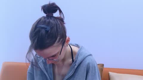 Snapshot of ray_lol chatting on December 19, 2:51 am Ray-Ray online show from December 19, 2:51 am