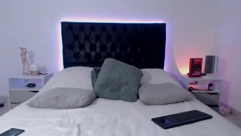 Ray online show from November 18, 12:05 am