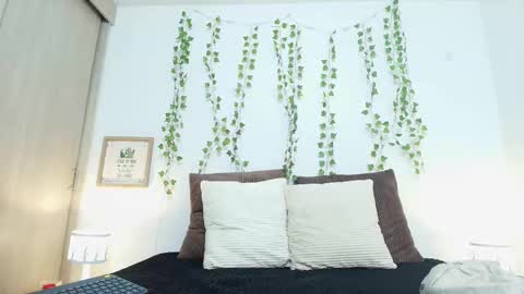 Snapshot of ray_weed chatting on January 12, 12:49 am Ray online show from January 12, 12:49 am