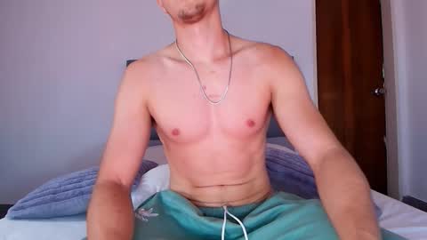 Snapshot of ray_weed chatting on February 22, 8:18 pm Ray online show from February 22, 8:18 pm