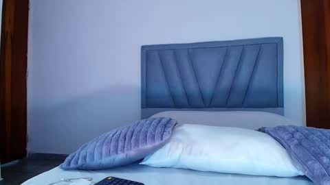 Snapshot of ray_weed chatting on February 25, 11:36 pm Ray online show from February 25, 11:36 pm