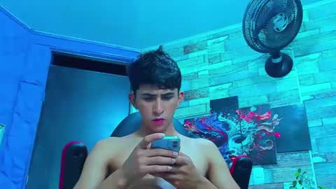 Snapshot of rayan_black chatting on December 16, 2:47 am rayan_black online show from December 16, 2:47 am