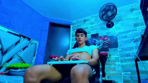 Snapshot of rayan_black chatting on December 18, 4:20 am rayan_black online show from December 18, 4:20 am