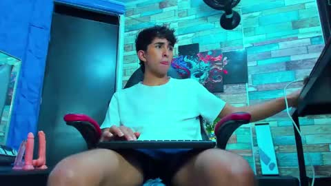 Snapshot of rayan_black chatting on December 25, 10:05 pm rayan_black online show from December 25, 10:05 pm