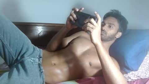 eyan online show from November 16, 10:15 pm