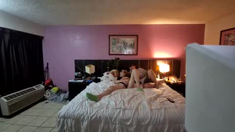 Liz and Ray online show from February 26, 11:09 am