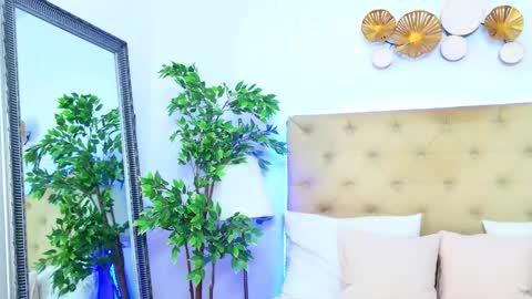 RaysaDrake online show from March 26, 5:13 am