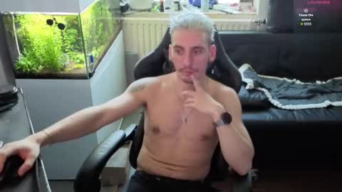 Rayzel online show from January 19, 12:31 pm