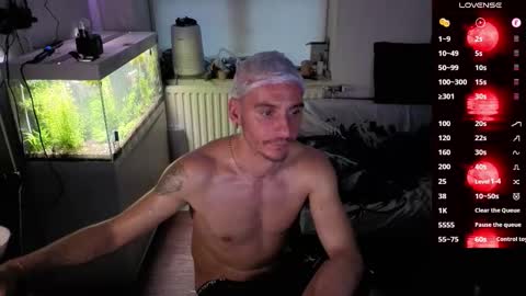 Rayzel online show from March 10, 5:18 pm