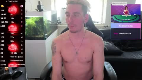 Rayzel White online show from May 31, 12:45 pm