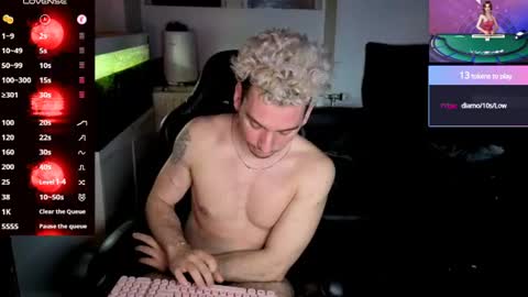 Rayzel White online show from July 6, 1:02 am
