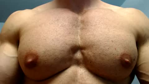 Snapshot of razorramon13 chatting on June 10, 7:46 pm razorramon13 online show from June 10, 7:46 pm