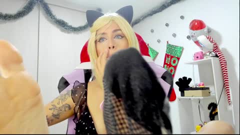 Snapshot of rea_winry chatting on December 21, 4:09 am Rea online show from December 21, 4:09 am