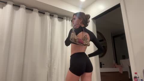 Snapshot of realjadebri chatting on January 3, 3:38 am Jade online show from January 3, 3:38 am