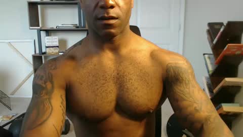 Snapshot of realreyblack chatting on October 10, 3:44 pm Rey online show from October 10, 3:44 pm