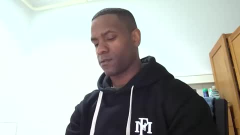 Snapshot of realreyblack chatting on March 30, 11:22 am Rey online show from March 30, 11:22 am