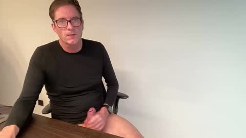 Snapshot of realstuff_ chatting on November 27, 9:44 am realstuff_ online show from November 27, 9:44 am