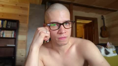 AliceEve online show from March 3, 8:42 am