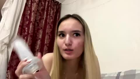 Risa online show from April 29, 4:22 pm