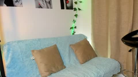 Rebeca Marchetti online show from April 24, 8:33 pm