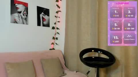 Snapshot of rebeca_marchetti chatting on June 9, 6:52 pm Rebeca Marchetti online show from June 9, 6:52 pm