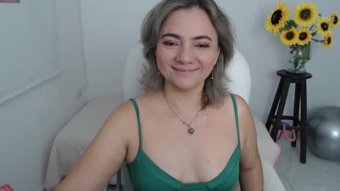 Snapshot of rebeca_milf chatting on September 10, 11:54 am REBECA online show from September 10, 11:54 am