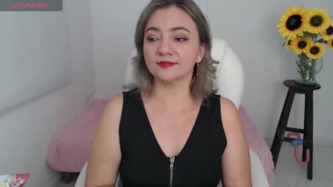 Snapshot of rebeca_milf chatting on September 29, 12:43 pm REBECA online show from September 29, 12:43 pm