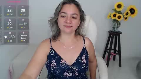 Snapshot of rebeca_milf chatting on October 17, 11:13 am REBECA online show from October 17, 11:13 am