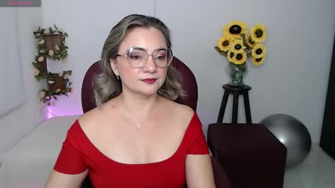 Snapshot of rebeca_milf chatting on March 16, 1:59 pm REBECA online show from March 16, 1:59 pm