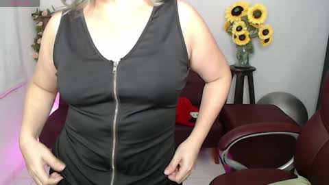 Snapshot of rebeca_milf chatting on March 31, 1:22 pm REBECA online show from March 31, 1:22 pm