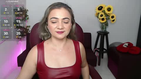 Snapshot of rebeca_milf chatting on April 2, 12:36 pm REBECA online show from April 2, 12:36 pm