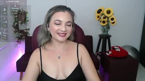 Snapshot of rebeca_milf chatting on April 9, 1:27 pm REBECA online show from April 9, 1:27 pm