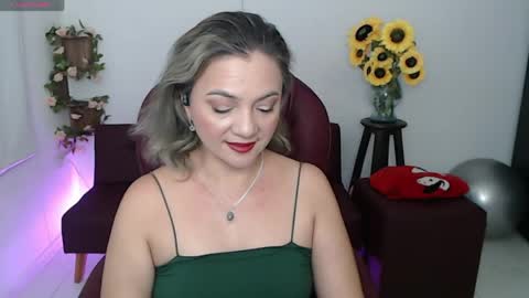 Snapshot of rebeca_milf chatting on April 11, 1:15 pm REBECA online show from April 11, 1:15 pm