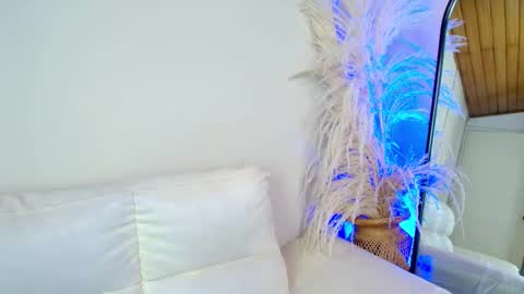 Rebeca Williams online show from February 18, 8:47 pm