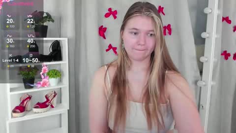 rebecca_____ online show from February 11, 9:35 pm