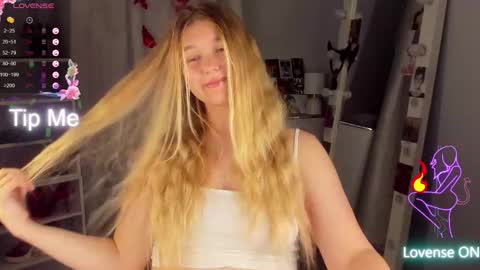 rebecca_____ online show from September 13, 1:38 am