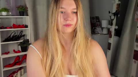 rebecca_____ online show from October 13, 1:38 am