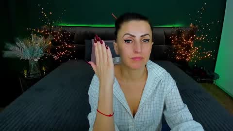 rebecca_diamonds online show from February 6, 9:43 am