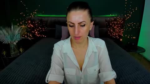 rebecca_diamonds online show from February 13, 2:31 pm