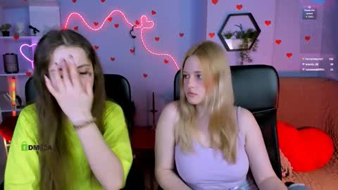 rebecca_smile_ online show from March 30, 12:28 pm