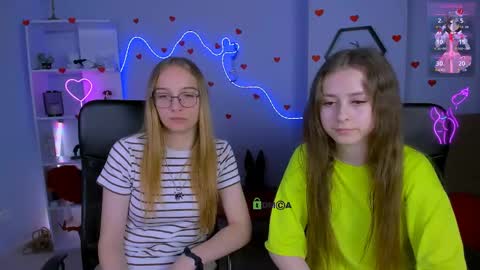 rebecca_smile_ online show from May 30, 7:11 pm
