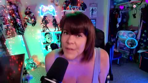 Snapshot of rebeccalovexxx chatting on January 7, 10:23 pm Rebecca Love online show from January 7, 10:23 pm